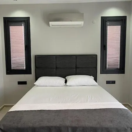 Bendis - For 8 People In The Center Of * Fethiye