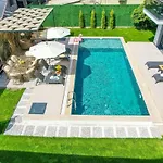Villa Bendis - For 8 People In The Center Of