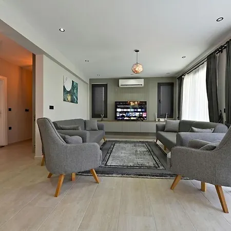 Willa Bendis - For 8 People In The Center Of