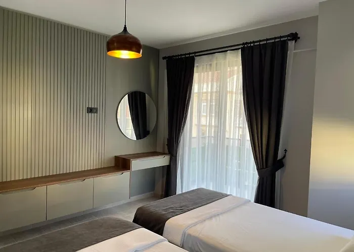 Bendis - For 8 People In The Center Of *