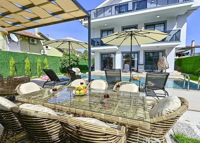 Bendis - For 8 People In The Center Of Villa
