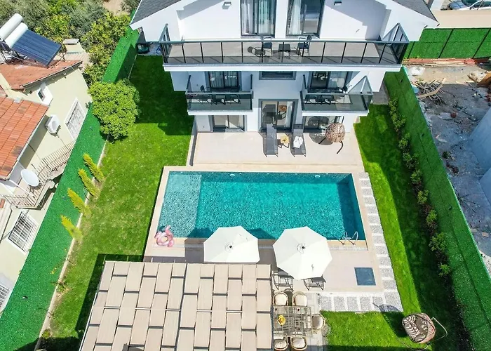 Bendis - For 8 People In The Center Of Villa *