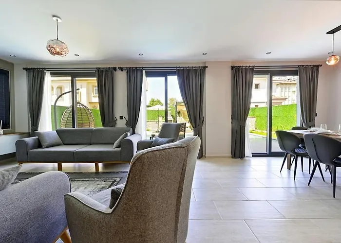 Bendis - For 8 People In The Center Of Villa