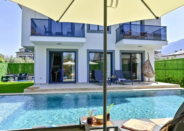 Bendis - For 8 People In The Center Of * Fethiye
