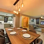 Bendis - For 8 People In The Center Of * Fethiye